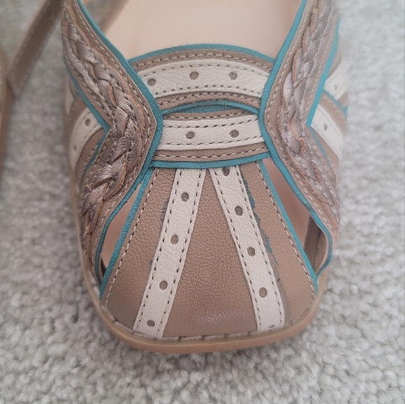 Shoes - Picture 5 of 5